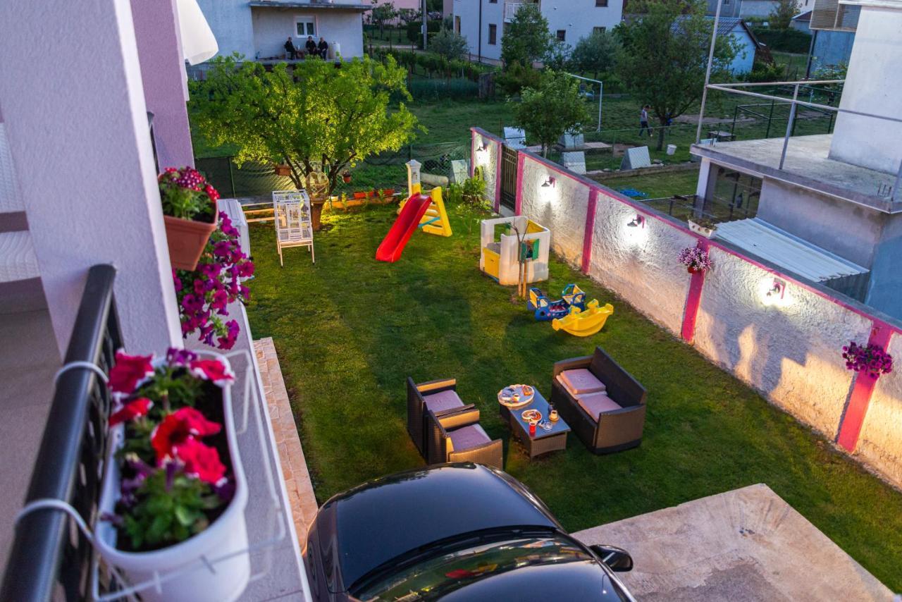 פודגוריצה Apartman Mona מראה חיצוני תמונה