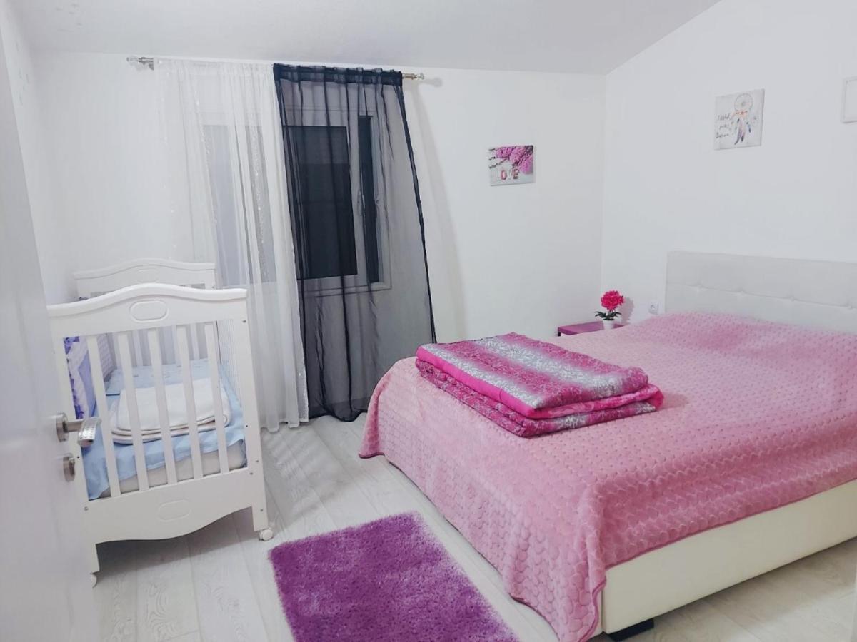 פודגוריצה Apartman Mona מראה חיצוני תמונה