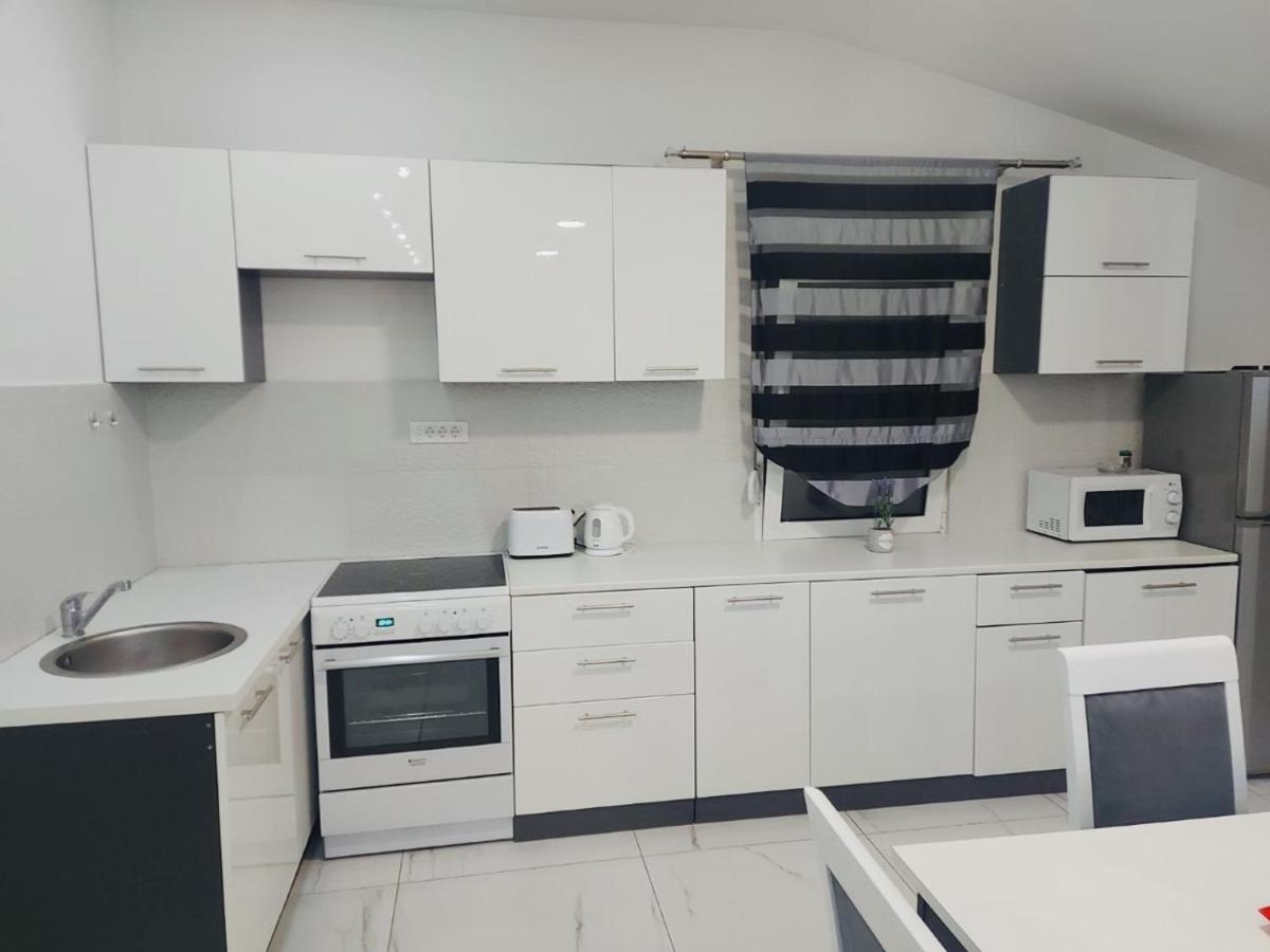 פודגוריצה Apartman Mona מראה חיצוני תמונה